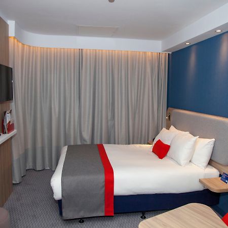 Holiday Inn Express Cardiff Bay, An Ihg Hotel מראה חיצוני תמונה