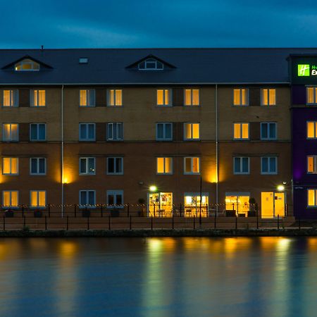 Holiday Inn Express Cardiff Bay By Ihg מראה חיצוני תמונה