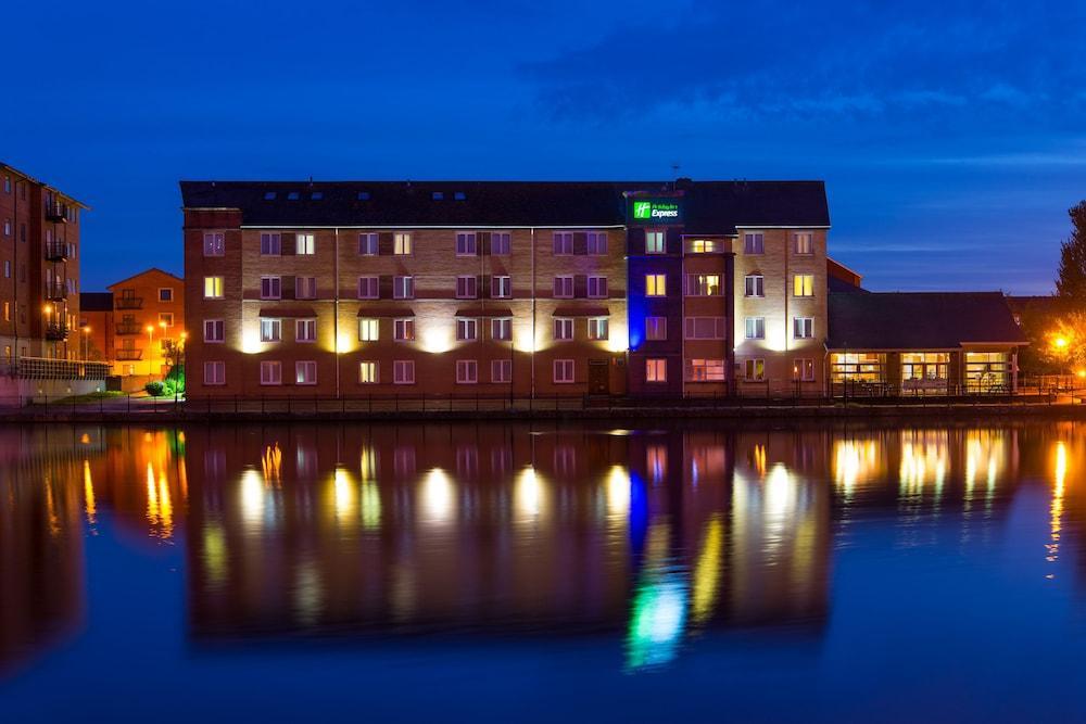 Holiday Inn Express Cardiff Bay By Ihg מראה חיצוני תמונה