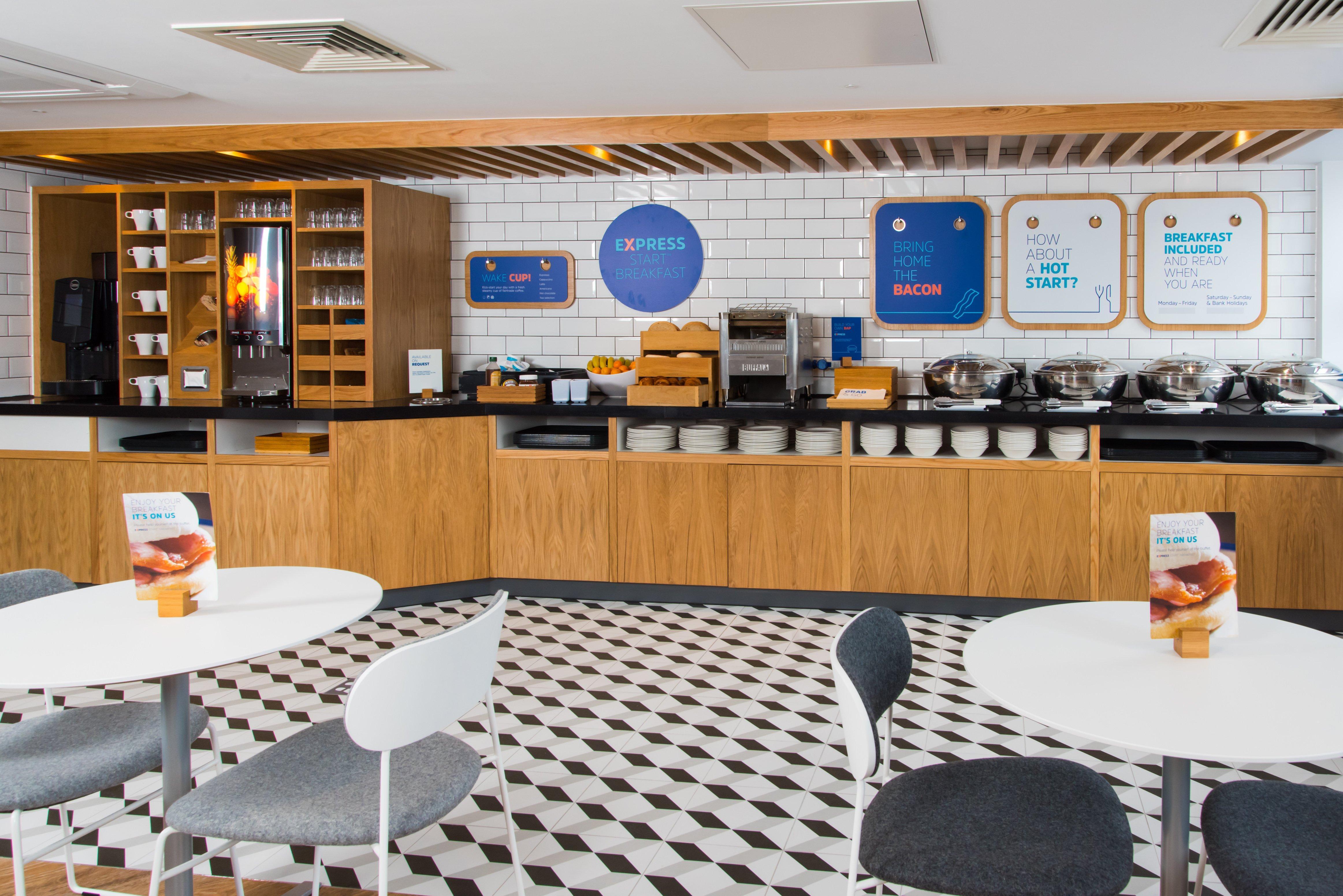 Holiday Inn Express Cardiff Bay By Ihg מראה חיצוני תמונה