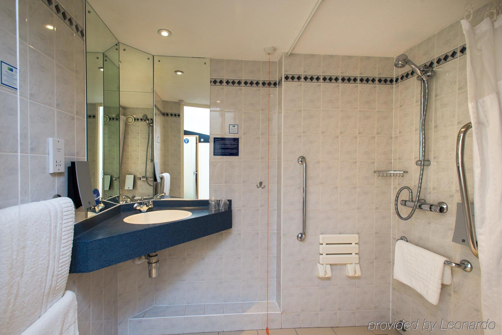 Holiday Inn Express Cardiff Bay By Ihg מראה חיצוני תמונה