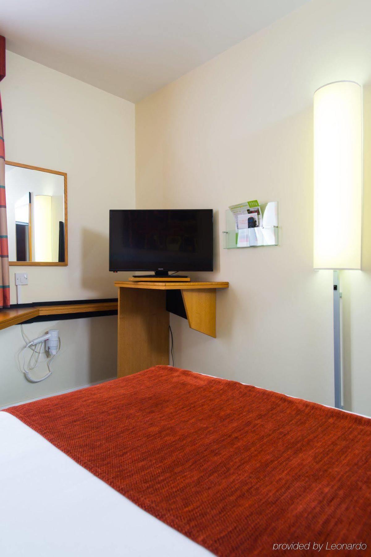 Holiday Inn Express Cardiff Bay By Ihg מראה חיצוני תמונה