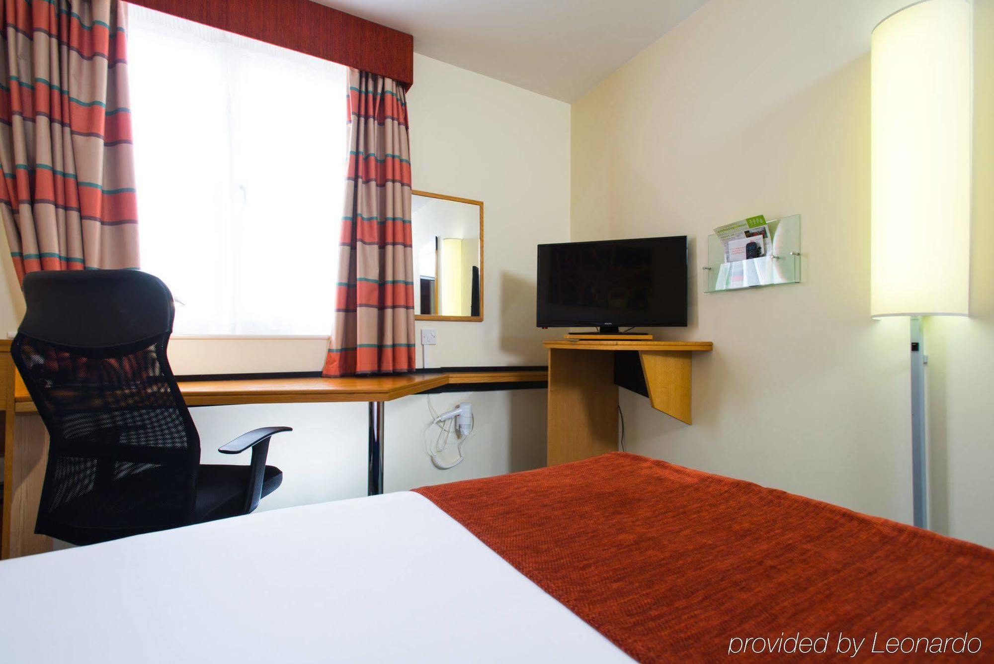 Holiday Inn Express Cardiff Bay By Ihg מראה חיצוני תמונה
